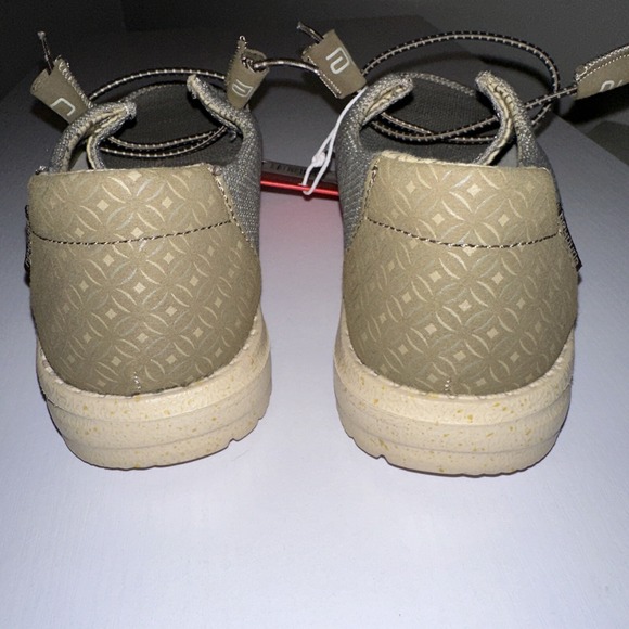 Hey Dude US Women's 6 EU 37 Beige Color New With Tags - Picture 6 of 9